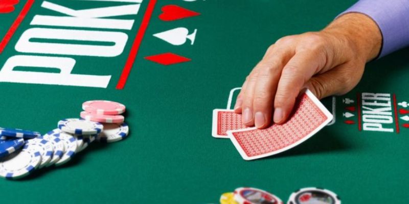 Áp dụng chiến thuật cược khi chơi Poker phù hợp